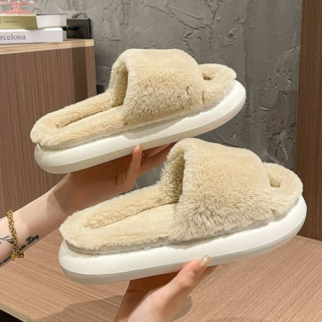 Quinzy Fluffy Slippers